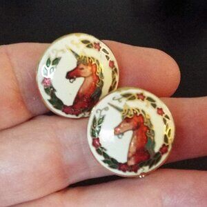VINTAGE EUC CLOISONNE UNICORN IN GARLAND RED ON CREAM ENAMEL CLIP EARRING 45